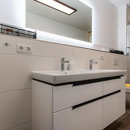 Waldstraße 49, Neu! Riviera 35 Apartment